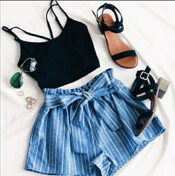 Trendy outfit mystery box! - Picture 2 of 4